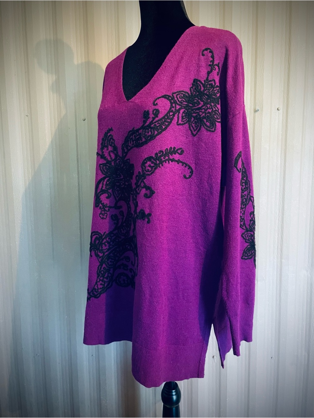 Chicos Purple V Neck Sweater Tunic Top Rayon Blend Cashmere Embroidery sz 3 XL - Picture 4 of 14